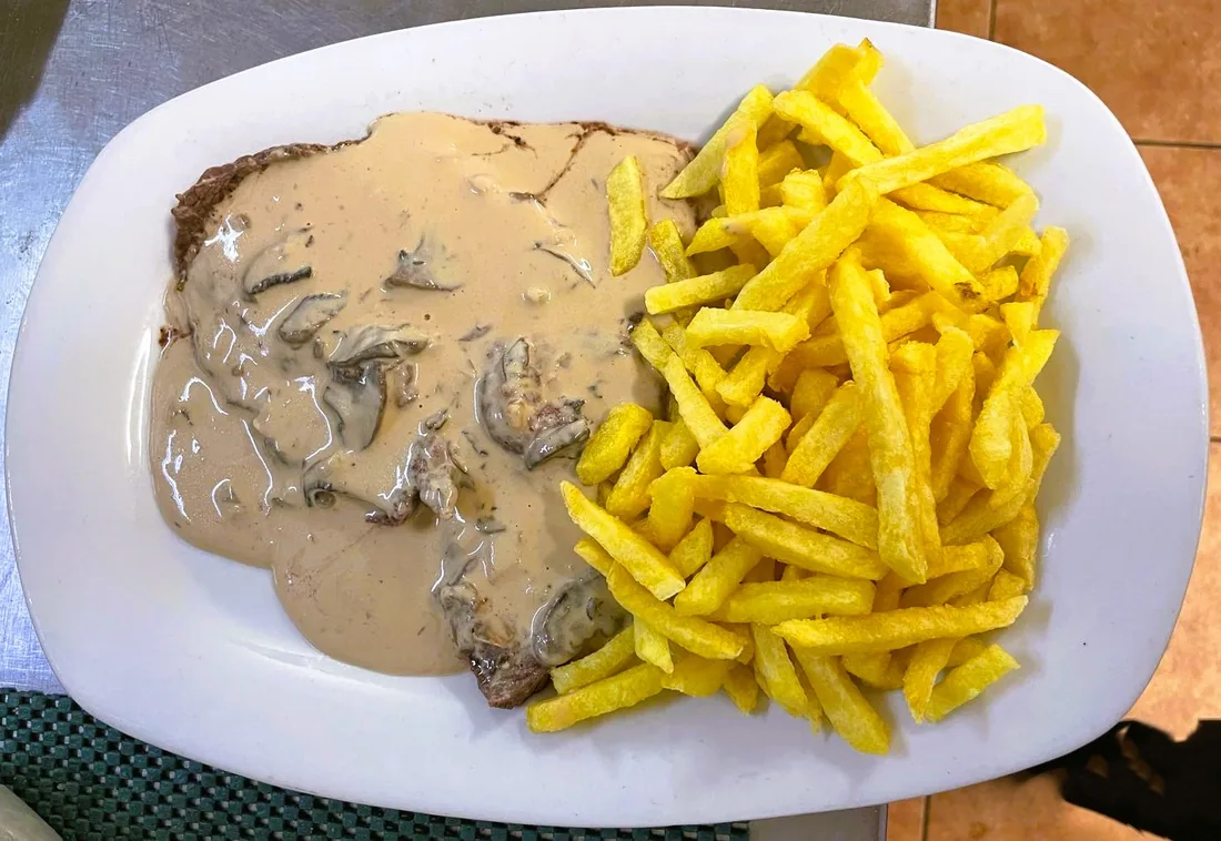 Restaurante O Vieira — churrasqueira na Guia, Albufeira (Algarve) · prato 9